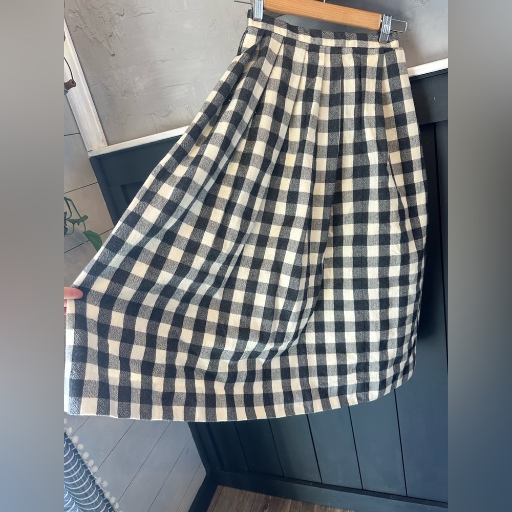 Vintage Wool Pleated Black and Cream Oversize Gingham Midi Skirt size 6 - Picture 3 of 12